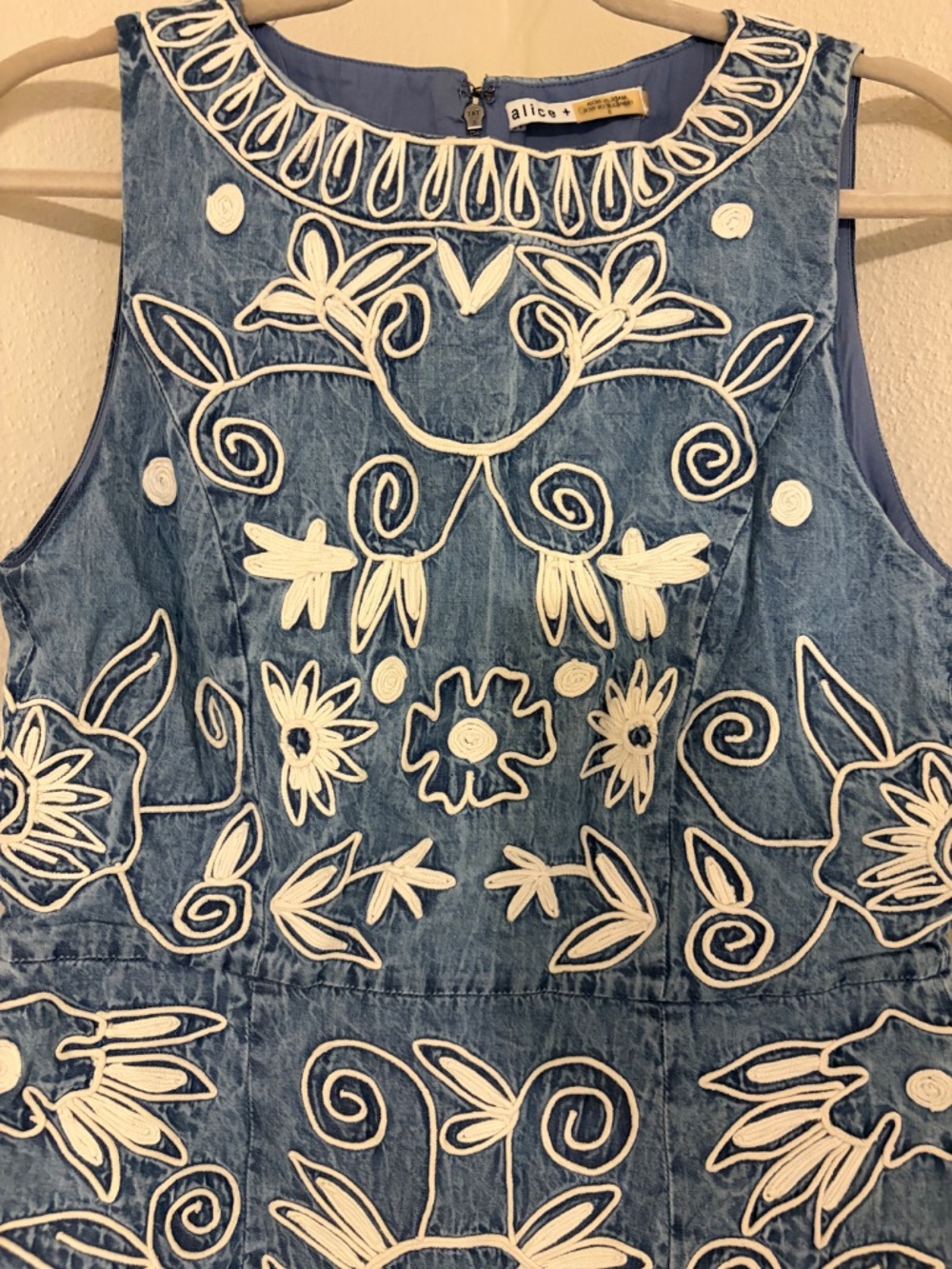 Alice and Olivia Denim Dress Medium - Picture 3 of 5